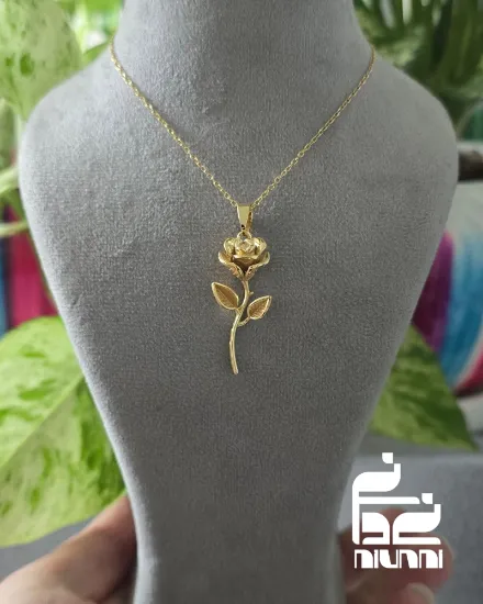 تصویر آویز گل رز
